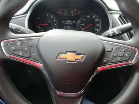Used 2018 Chevrolet Malibu LS FWD image 15