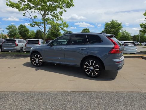 Used 2024 Volvo XC60 B5 Plus w/ Protection Package Premier AWD/4WD image 4