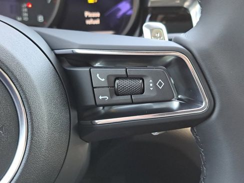 Used 2025 Porsche Macan image 29