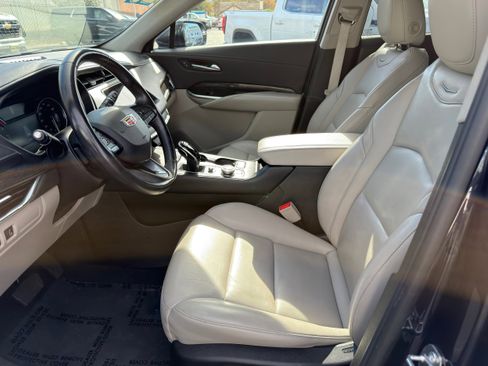 Used 2023 Cadillac XT4 Premium Luxury image 22