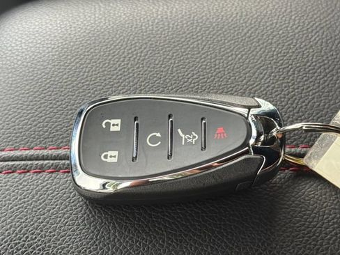 Used 2023 Chevrolet Equinox RS w/ RS Leather Package FWD image 31