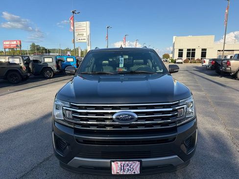 Used 2018 Ford Expedition Max XLT w/ Equipment Group 202A RWD image 2