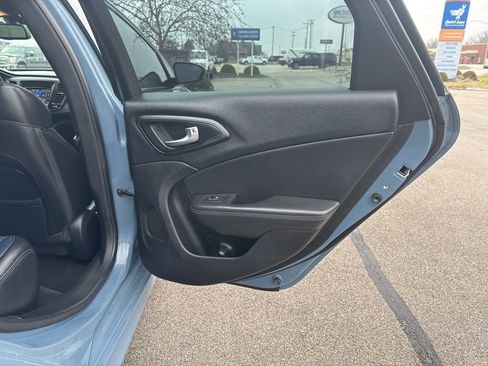 Used 2015 Chrysler 200 S w/ Comfort Group image 27