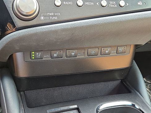 Used 2024 Lexus ES 300h Ultra Luxury w/ Accessory Package (Z2) FWD image 30
