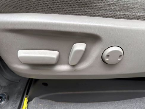 Used 2020 Toyota Sienna LE FWD image 17