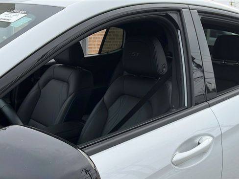 Used 2025 Buick Envista Sport Touring image 26