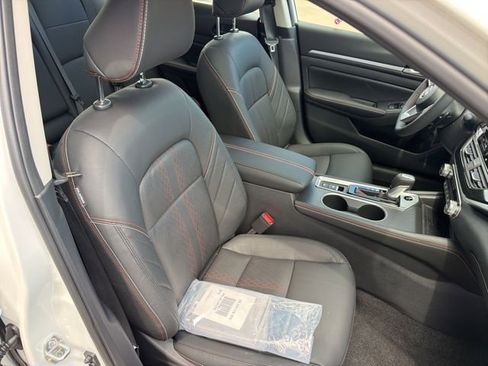 New 2026 Nissan Altima 2.5 SR image 22