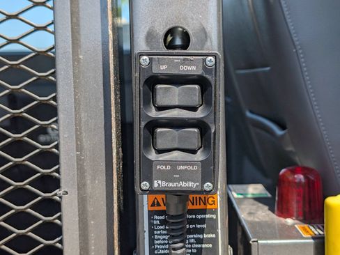 Used 2018 Ford Transit 350 XL RWD image 8
