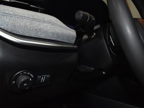 Used 2024 Jeep Compass Latitude image 25