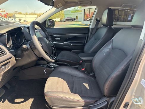 Used 2024 Mitsubishi Outlander Sport ES AWD/4WD image 18