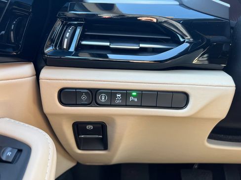 Used 2026 Acura MDX SH-AWD w/ Technology Package image 17