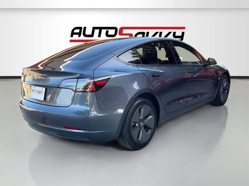 Used 2023 Tesla Model 3 Standard Range image 7
