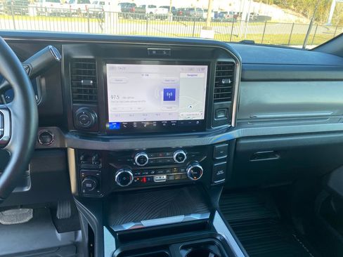 Used 2025 Ford F250 Platinum image 18