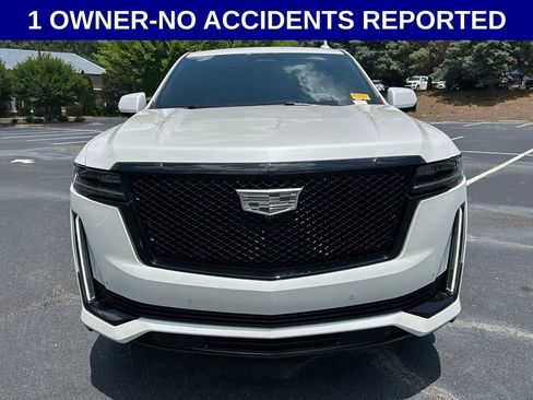 Used 2024 Cadillac Escalade ESV Sport w/ LPO, ONYX Package AWD/4WD image 13