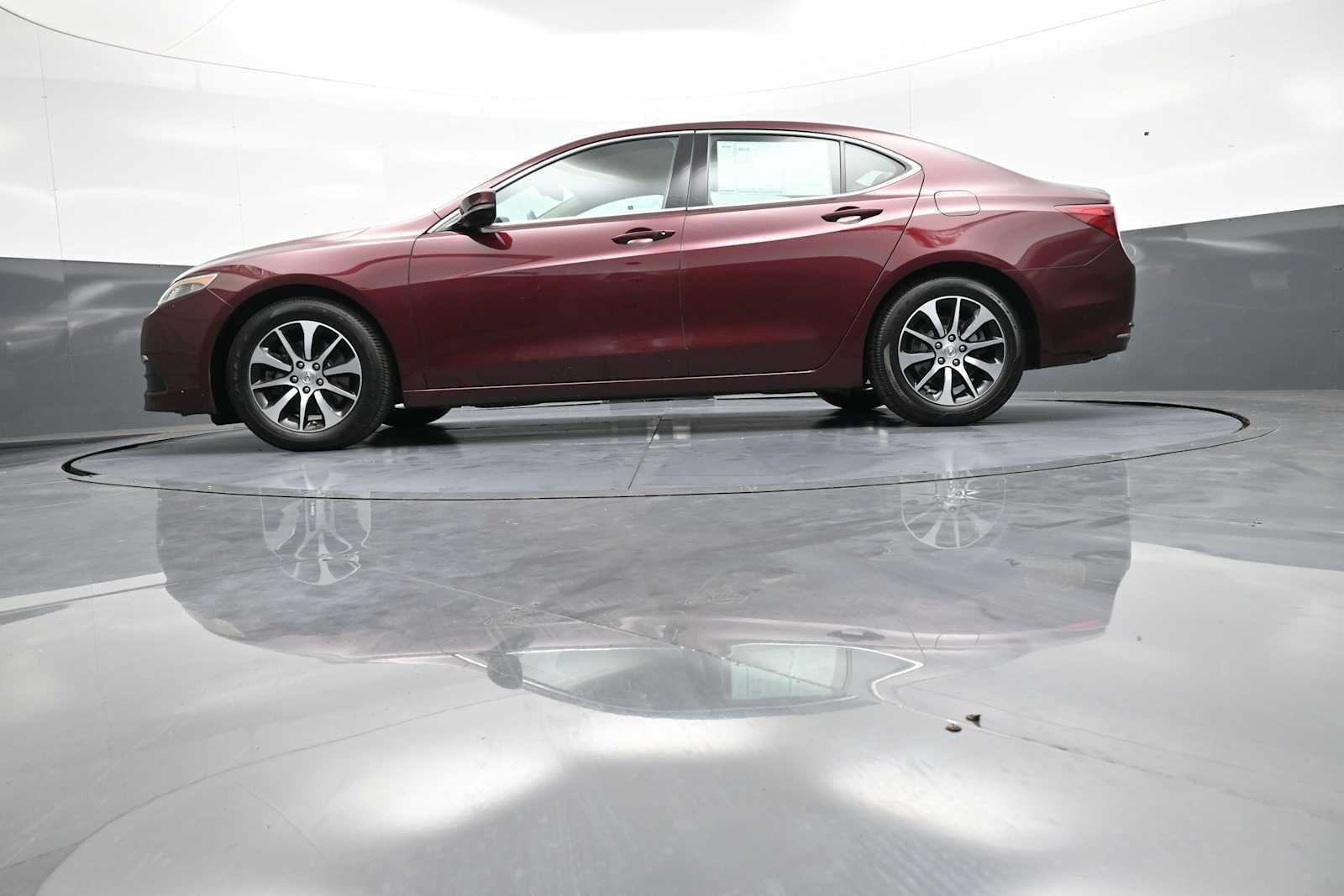 Used 2015 Acura TLX w/ Technology Package FWD image 32