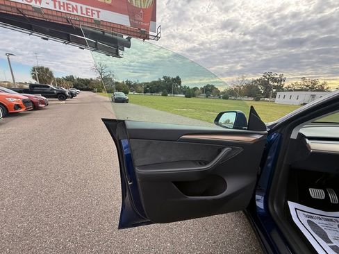 Used 2023 Tesla Model Y Performance image 61