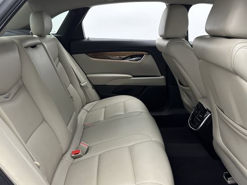Used 2019 Cadillac XTS Luxury image 30