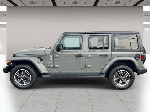 Used 2023 Jeep Wrangler Unlimited Sahara AWD/4WD image 7