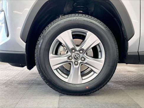 Used 2022 Toyota RAV4 XLE image 8