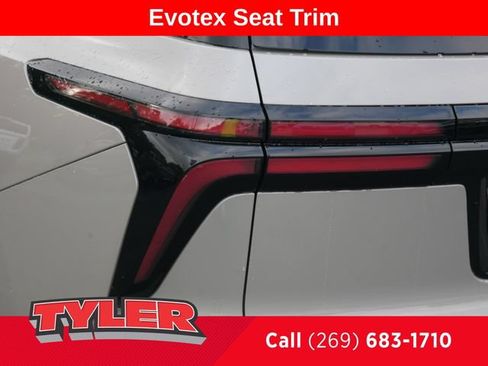 New 2026 Chevrolet Traverse Z71 w/ Enhanced Driving Package AWD/4WD image 13