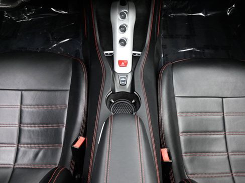 Used 2016 Ferrari California T image 9