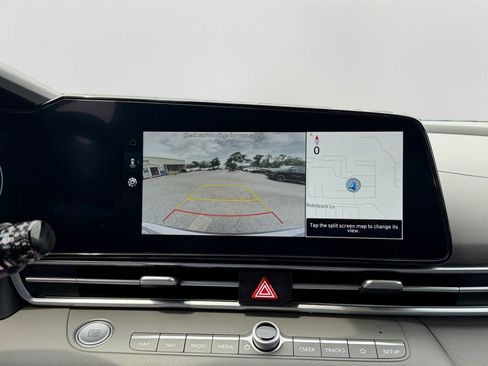 Used 2024 Hyundai Elantra SEL FWD image 26