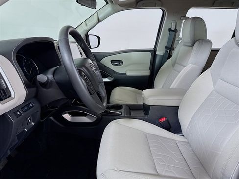 Certified 2025 Nissan Frontier SV w/ SV Convenience Package image 6