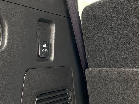 New 2025 Nissan Armada SL w/ Captain's Chari Seat Package image 39