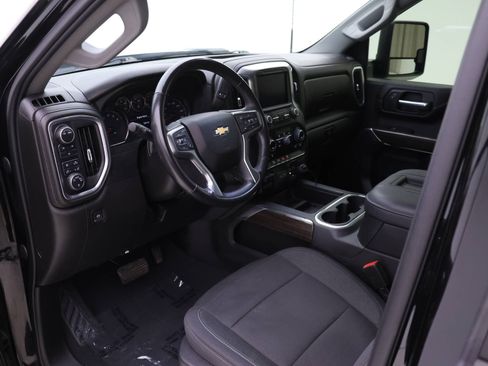 Used 2022 Chevrolet Silverado 2500 LT w/ Convenience Package image 3