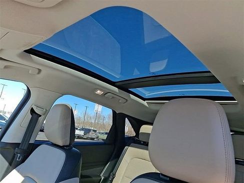 Used 2021 Ford Escape Titanium image 14