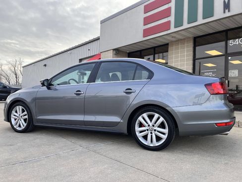Used 2012 Volkswagen Jetta GLI image 3