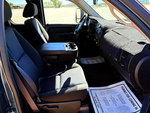 Used 2011 Chevrolet Silverado 2500 LT w/ Interior Plus Package image 41