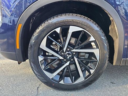 Used 2024 Mitsubishi Outlander SE image 8