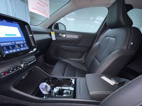 New 2026 Volvo XC40 B5 Plus w/ Protection Package Premier image 4