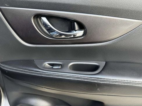 Used 2015 Nissan Rogue SV image 42