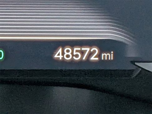 Used 2023 Genesis G70 3.3T w/ Sport Prestige Package image 32