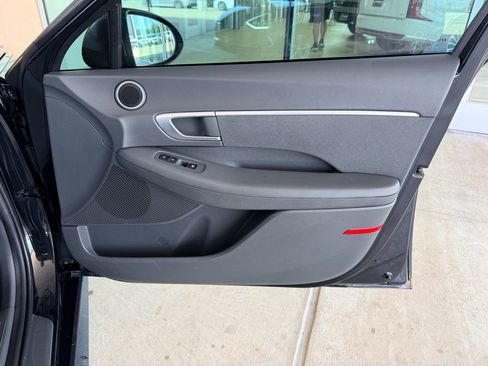 Used 2022 Hyundai Sonata SE w/ Cargo Package FWD image 11