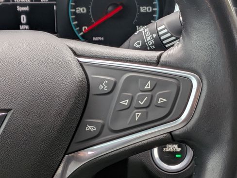 Used 2018 Chevrolet Equinox LT image 18