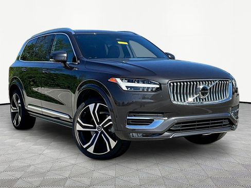 Used 2024 Volvo XC90 B6 Ultimate w/ Protection Package Premier AWD/4WD image 3