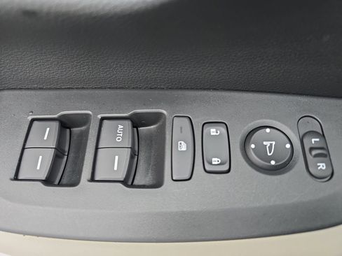 Certified 2023 Honda HR-V LX image 27