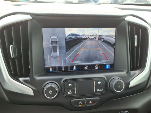 Used 2024 GMC Terrain SLT w/ Tech Package FWD image 20