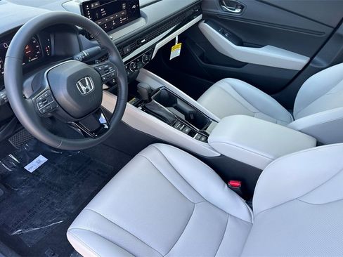 New 2025 Honda Accord EX-L image 9
