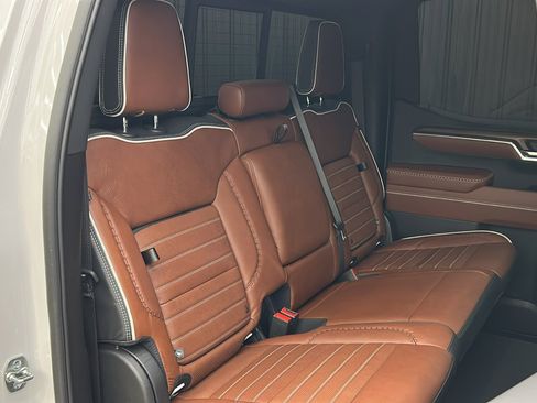 Used 2025 GMC Sierra 1500 Denali Ultimate image 42