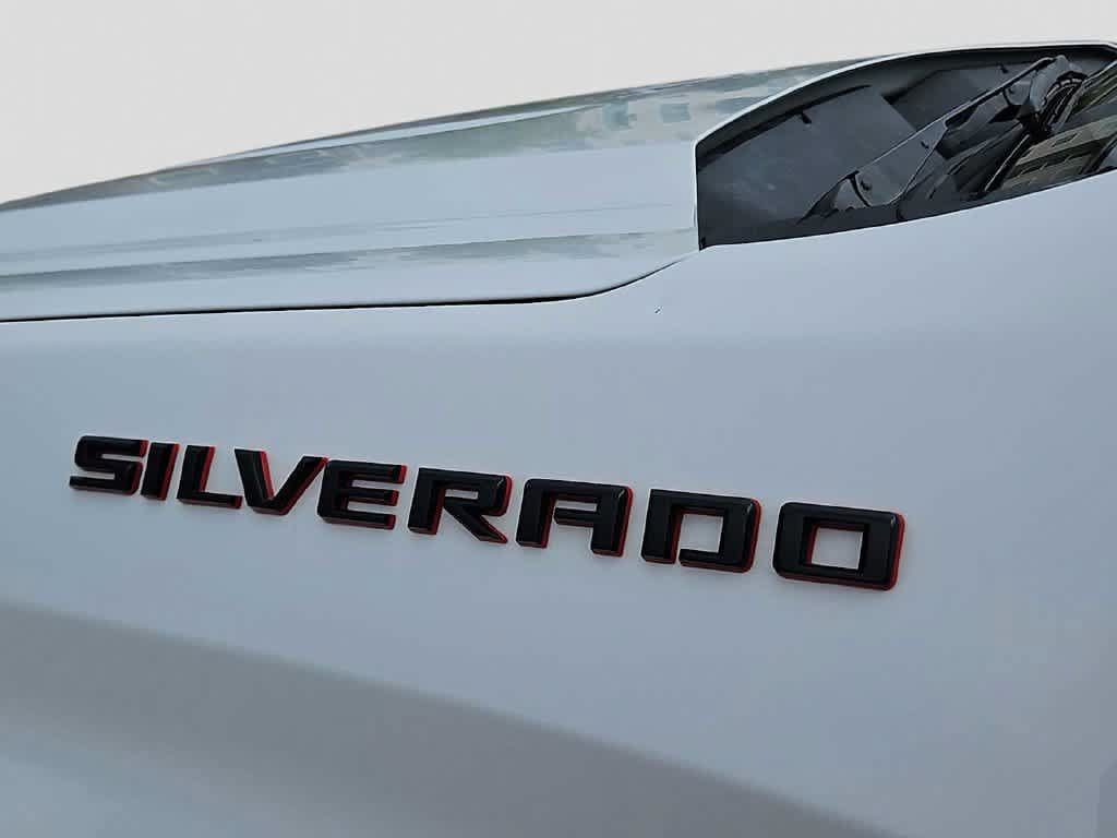 Used 2023 Chevrolet Silverado 1500 RST w/ Redline Edition AWD/4WD image 11