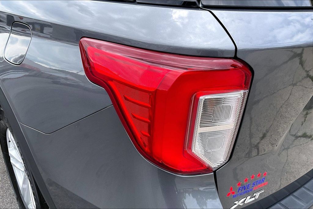 Used 2021 Ford Explorer XLT AWD/4WD image 28