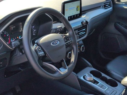 Used 2022 Ford Escape SEL image 12