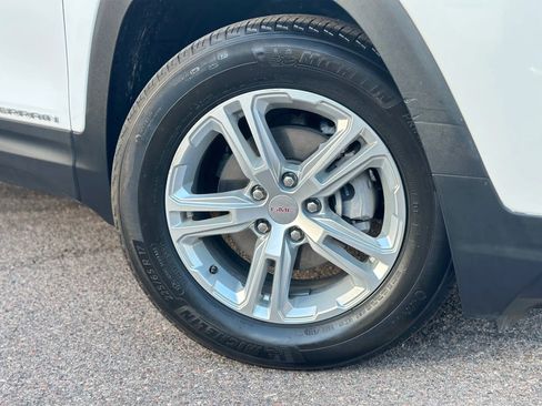 Used 2023 GMC Terrain SLE image 6