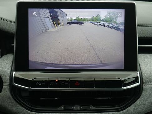 Used 2023 Jeep Compass Latitude AWD/4WD image 5