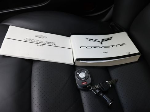 Used 2007 Chevrolet Corvette Convertible w/ Preferred Equipment Group RWD image 42