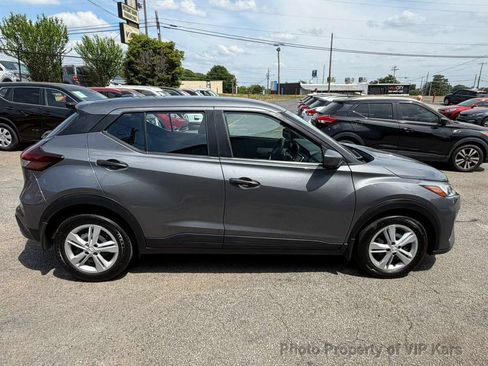 Used 2024 Nissan Kicks S FWD image 4
